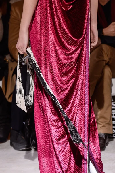 Look 18